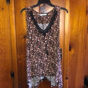 Maurices sleeveless top with lace